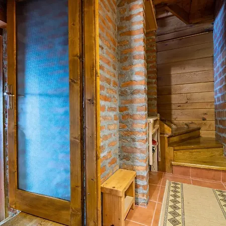 Hostgost Mountain - Zaric Dağ evi